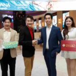 วิชา พูลวรลักษณ์ ร่วมแสดงความยินดีแก่ รัตน์ โอสถานุเคราะห์ ในโอกาสจัดนิทรรศการจิตรกรรมเดี่ยวครั้งแรก “Princess of Anxiety”
